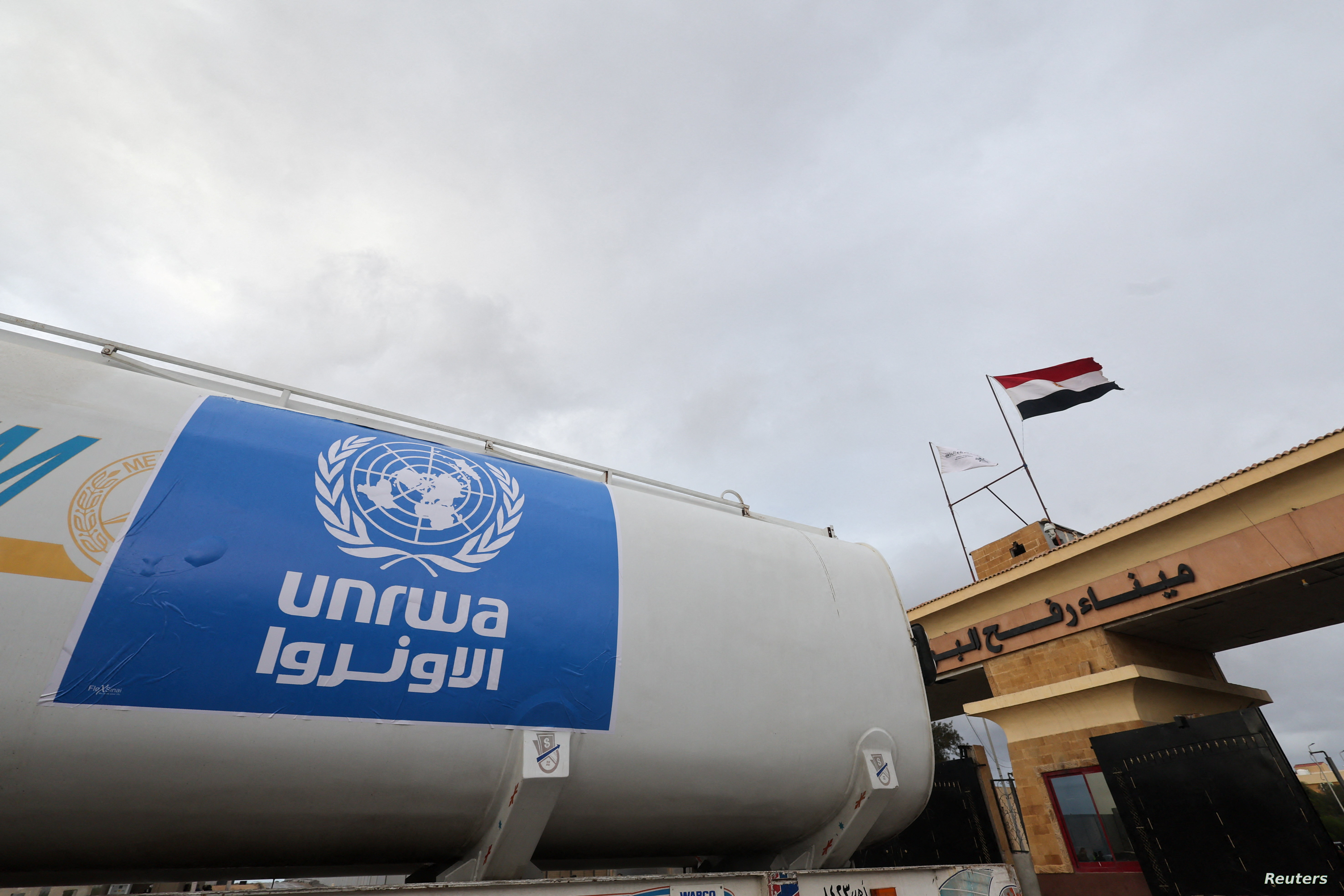 UNRWA truck crosses into Egypt from Gaza at Rafah border crossing